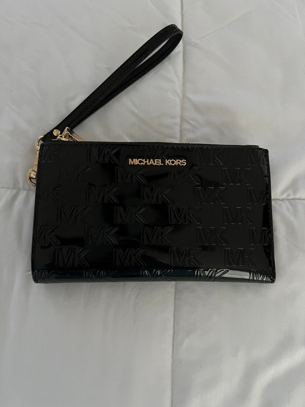 Michael Kors Jet Set Large Patent Logo Gold Zipper Wristlet Wallet